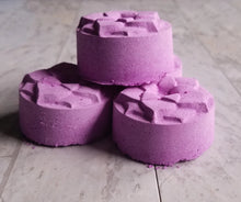 Load image into Gallery viewer, Lotus Shower Bombs
