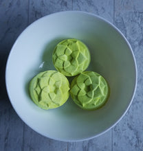 Load image into Gallery viewer, Lotus Shower Bombs